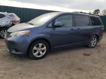  Salvage Toyota Sienna