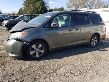  Salvage Toyota Sienna