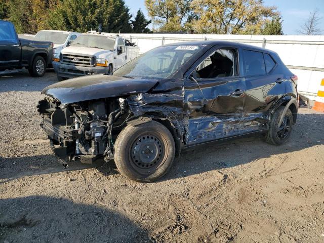  Salvage Nissan Kicks