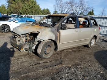  Salvage Toyota Sienna