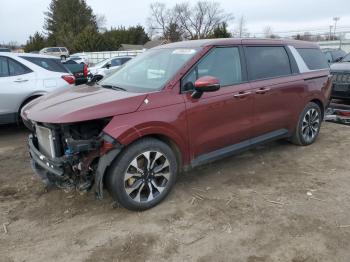  Salvage Kia Carnival