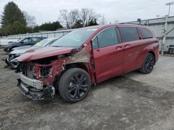  Salvage Toyota Sienna