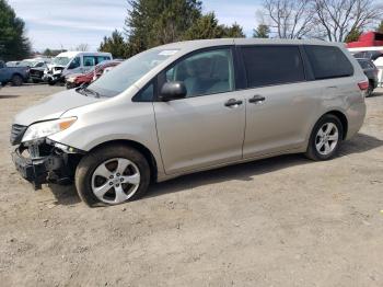  Salvage Toyota Sienna