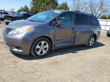  Salvage Toyota Sienna