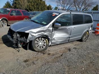  Salvage Chrysler Minivan