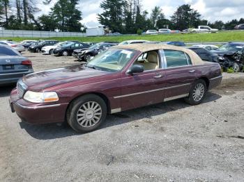  Salvage Lincoln Towncar