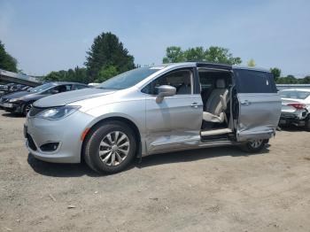 Salvage Chrysler Pacifica