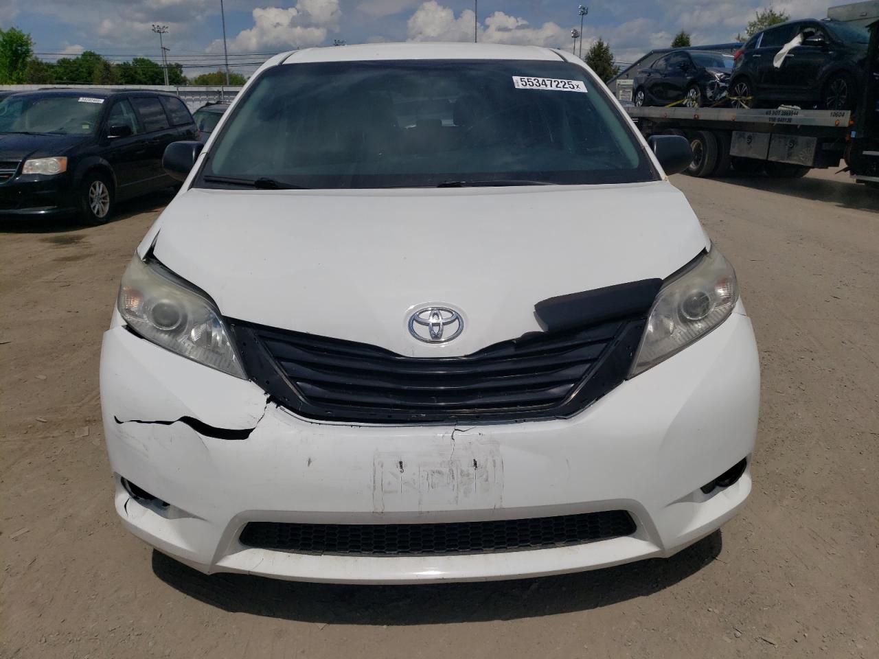 Toyota Sienna Image 11