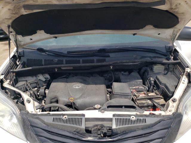 Toyota Sienna Image 4