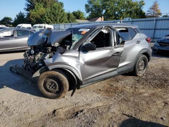  Salvage Nissan Kicks