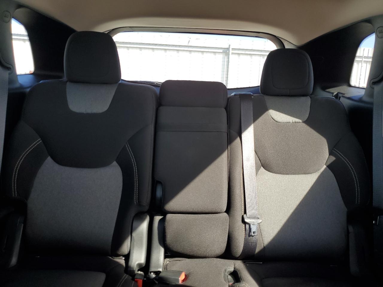 Jeep Grand Cherokee Sport Image 12