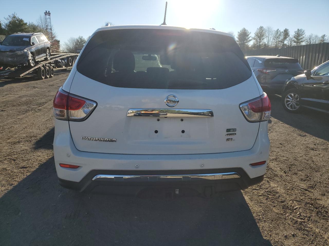 Nissan Pathfinder S Image 12