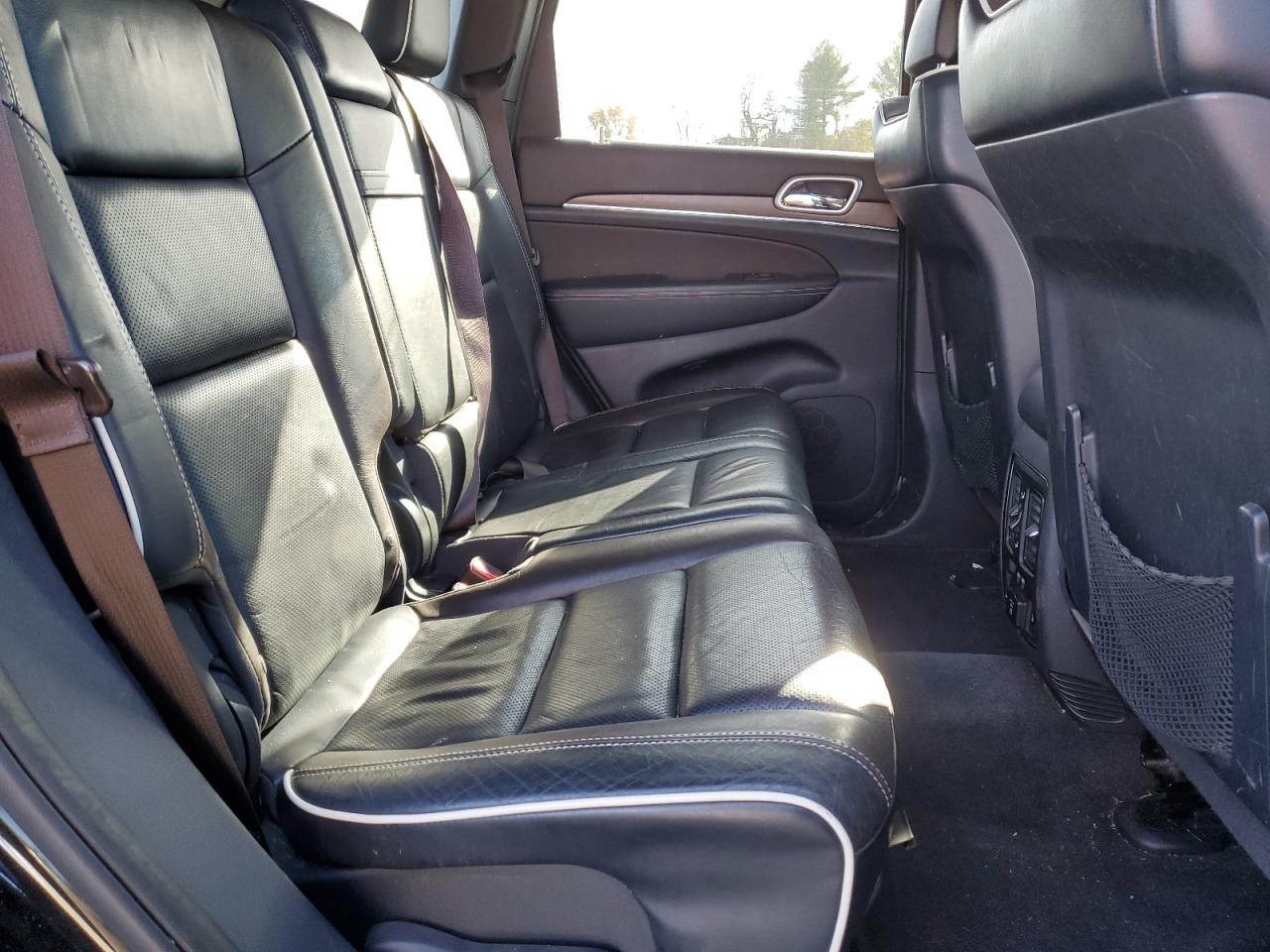 Jeep Grand Cherokee Overland Image 3