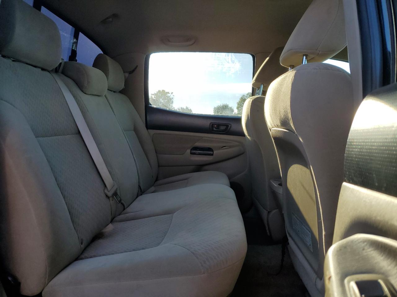 Toyota Tacoma Double Cab Image 12