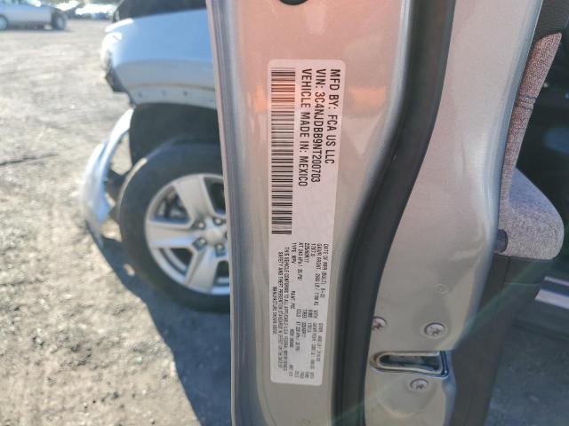 Jeep Compass Latitude Image 8