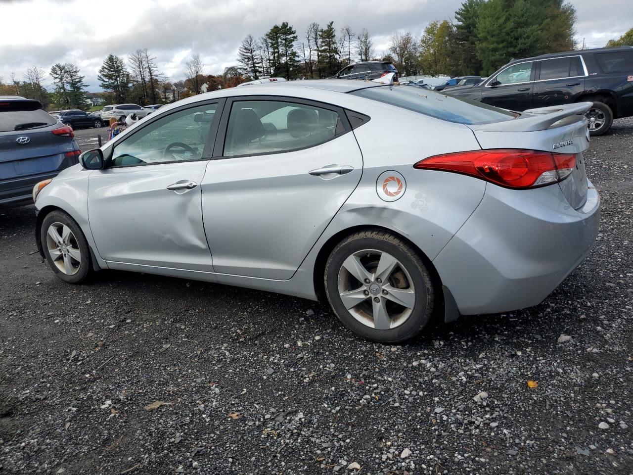 Hyundai ELANTRA Gls Image 9