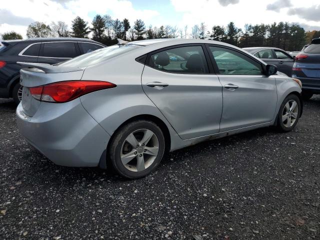 Hyundai ELANTRA Gls Image 12