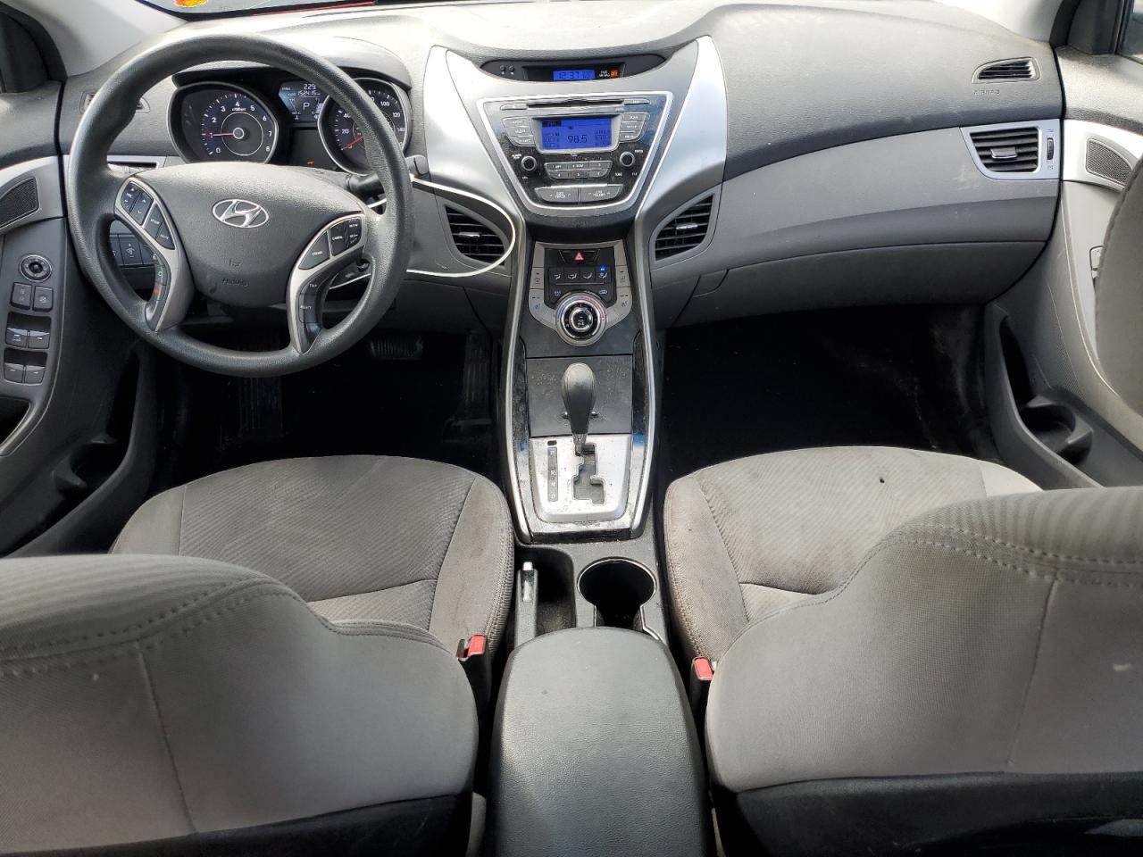 Hyundai ELANTRA Gls Image 2