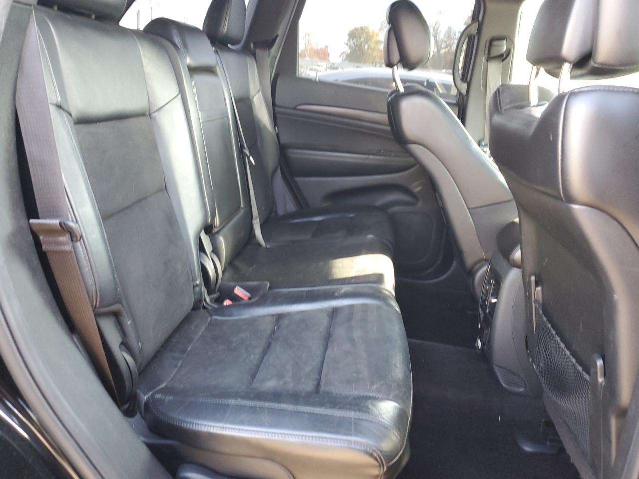 Jeep Grand Cherokee Laredo Image 12