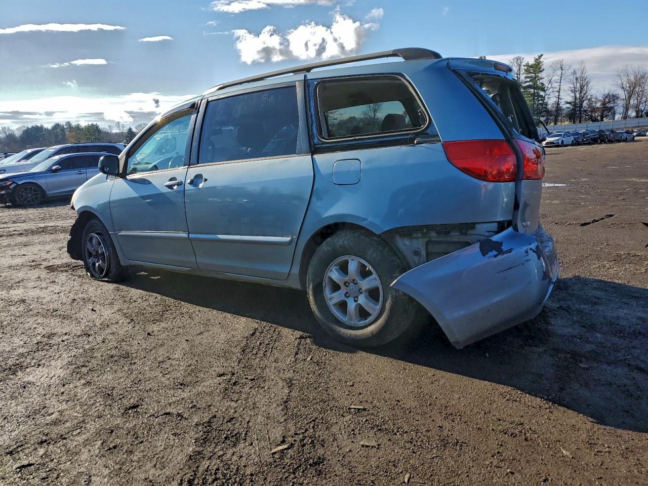 Toyota Sienna Ce Image 9
