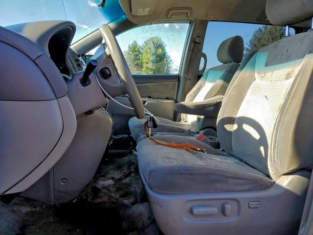 Toyota Sienna Ce Image 5