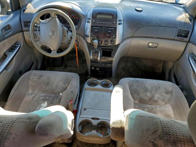 Toyota Sienna Ce Image 8