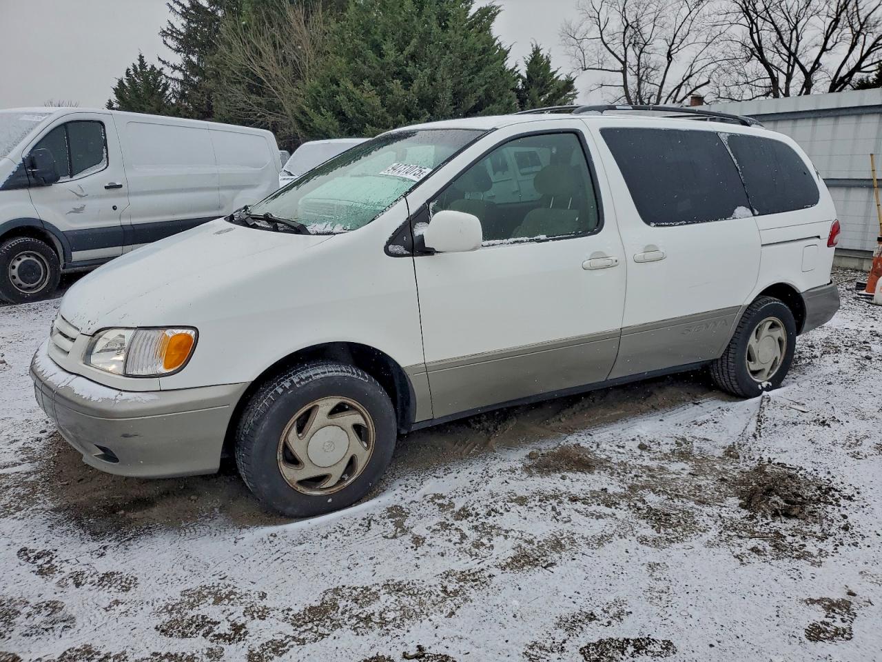 Toyota Sienna Le Image 1