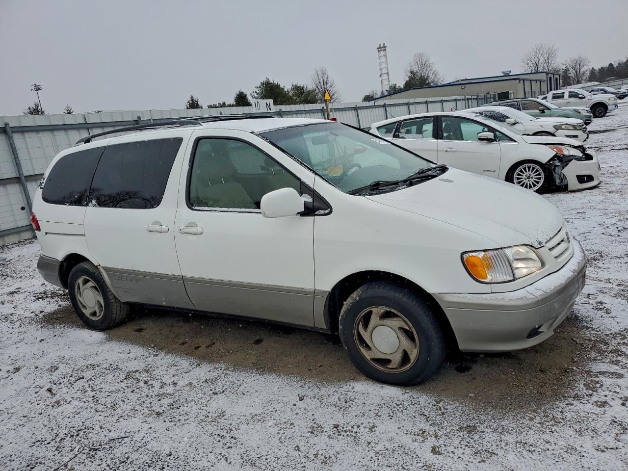 Toyota Sienna Le Image 3