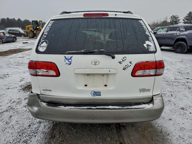 Toyota Sienna Le Image 4