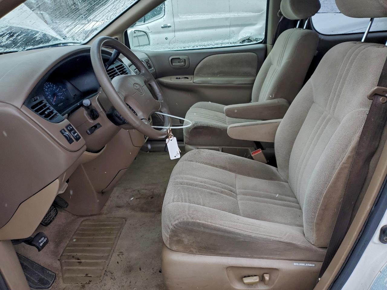 Toyota Sienna Le Image 12