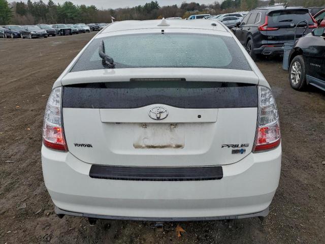 Toyota Prius Image 10