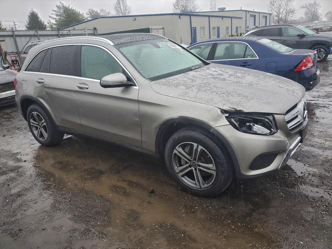 Mercedes-Benz GLC 300 4matic Image 4