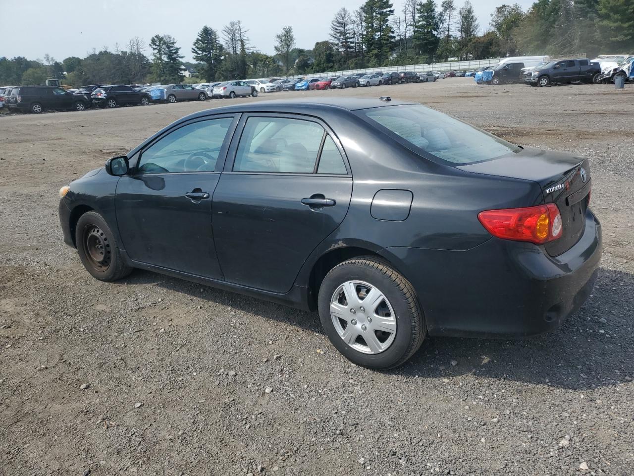 Toyota Corolla Base Image 8