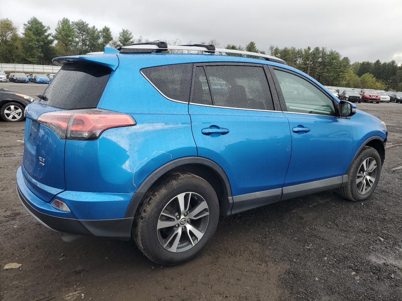 Toyota RAV4 Xle Image 3