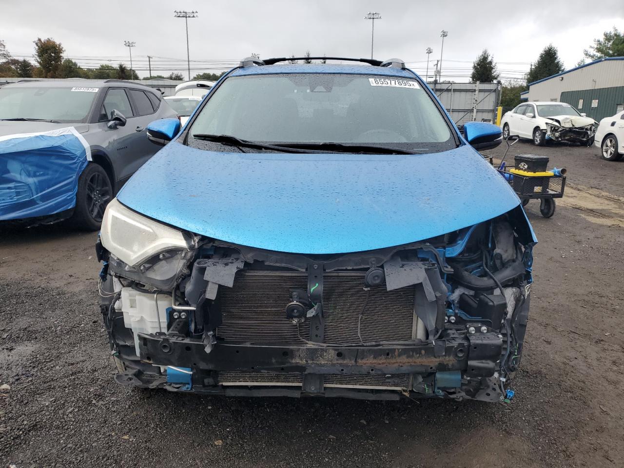 Toyota RAV4 Xle Image 2