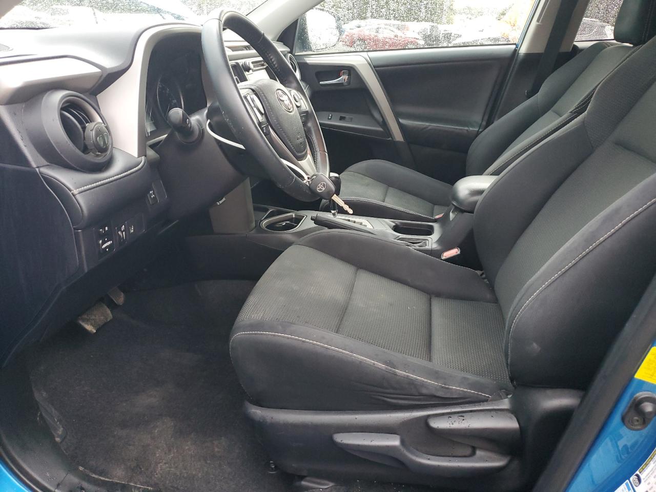 Toyota RAV4 Xle Image 9