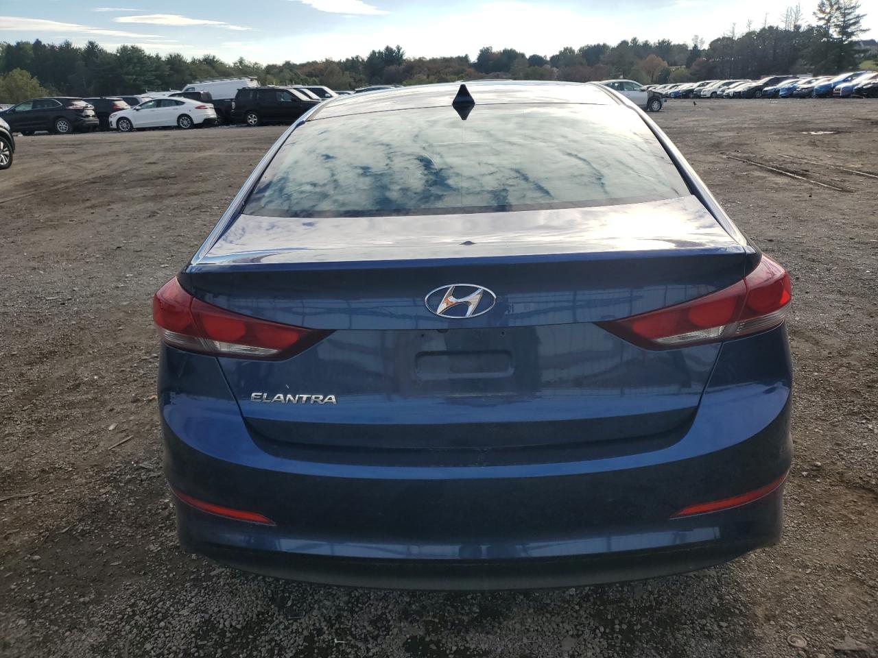 Hyundai ELANTRA Sel Image 2