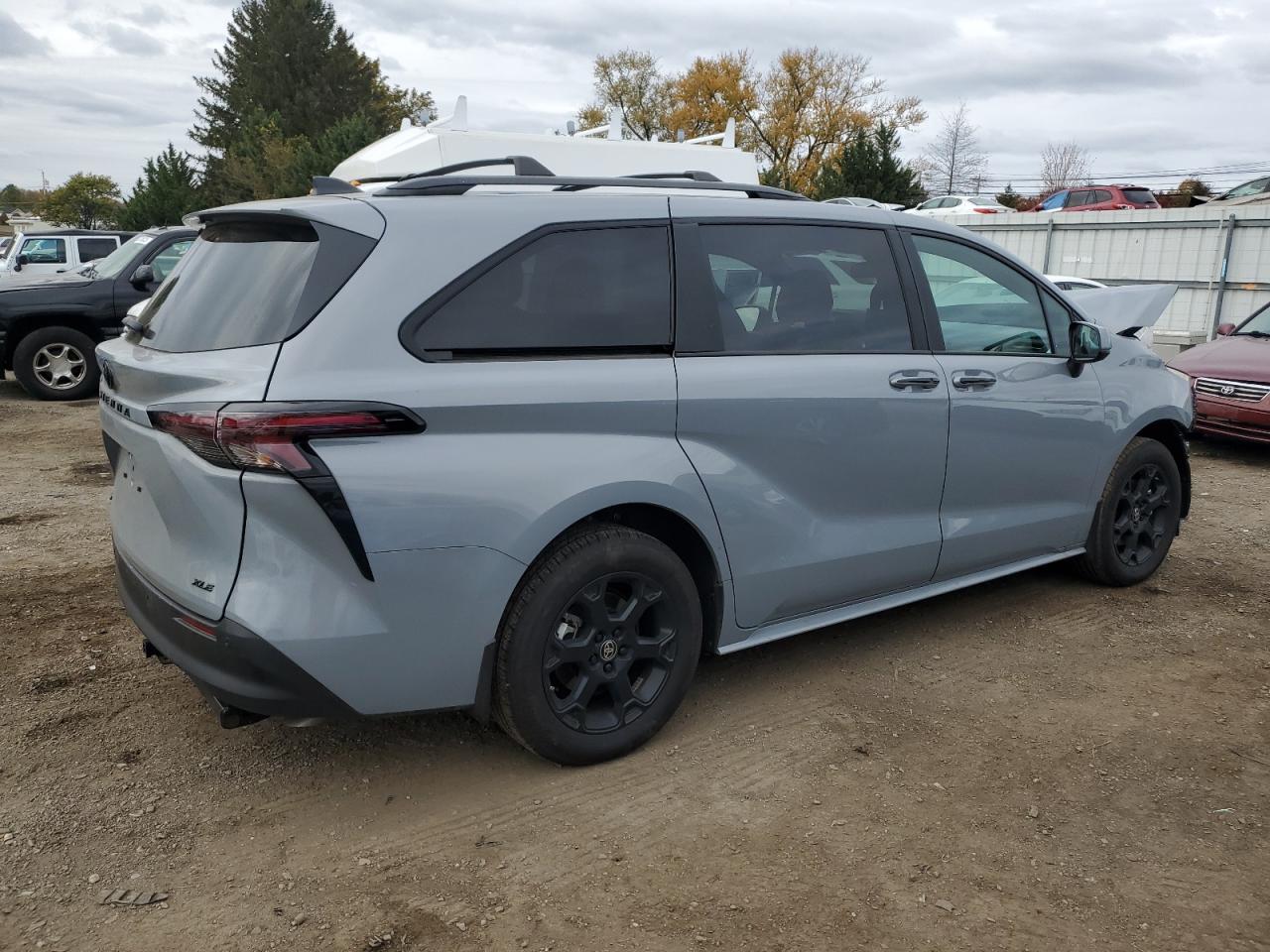 Toyota Sienna Xse Image 3