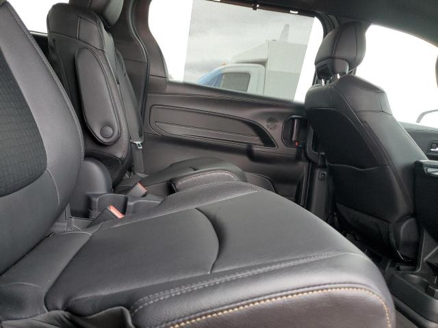 Toyota Sienna Xse Image 8