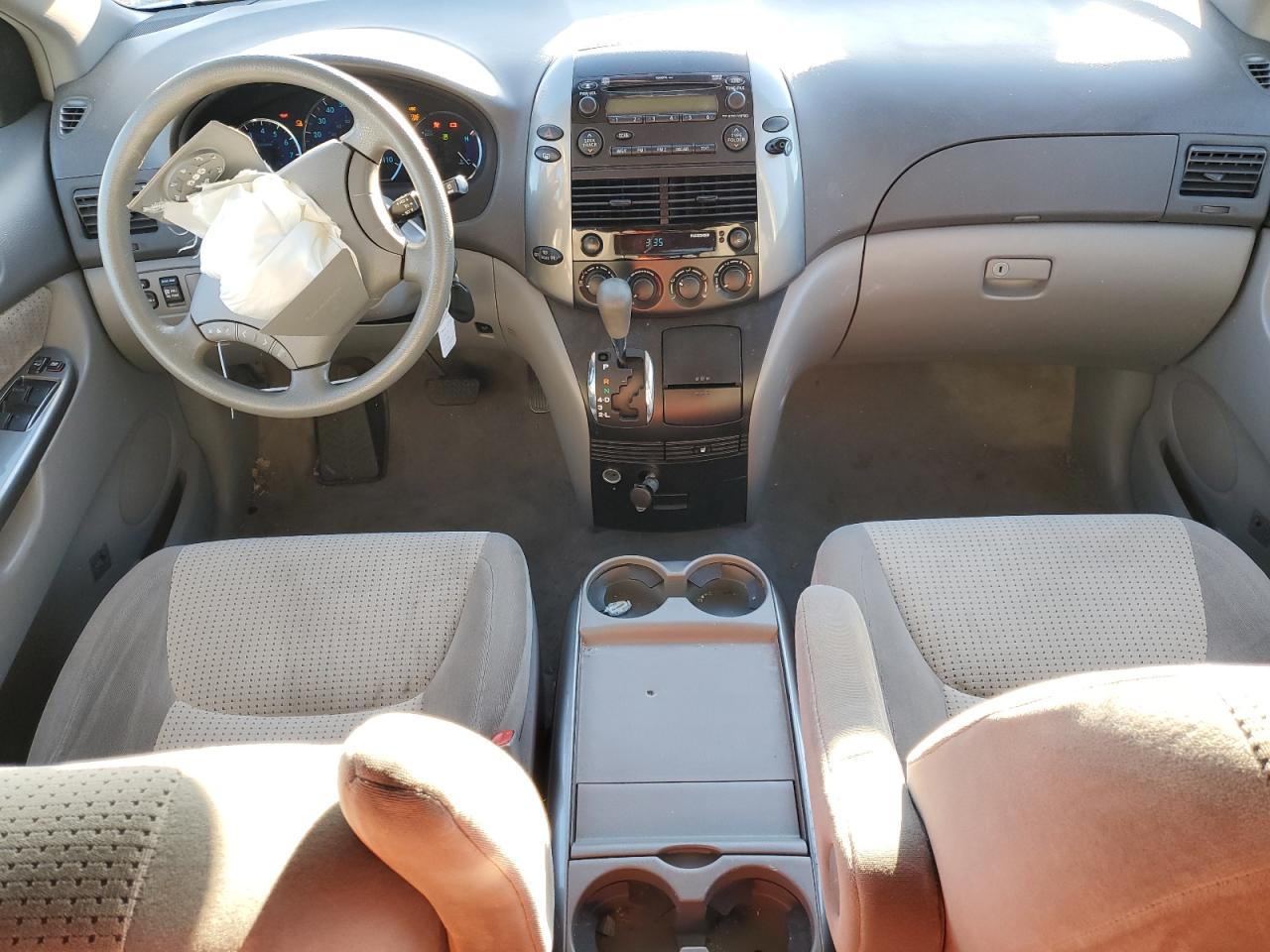 Toyota Sienna Ce Image 7