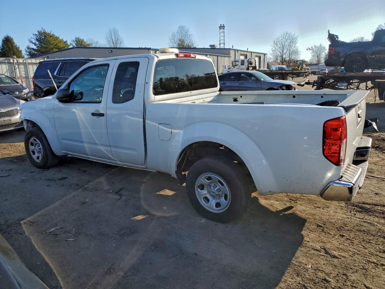 Nissan Frontier S Image 2