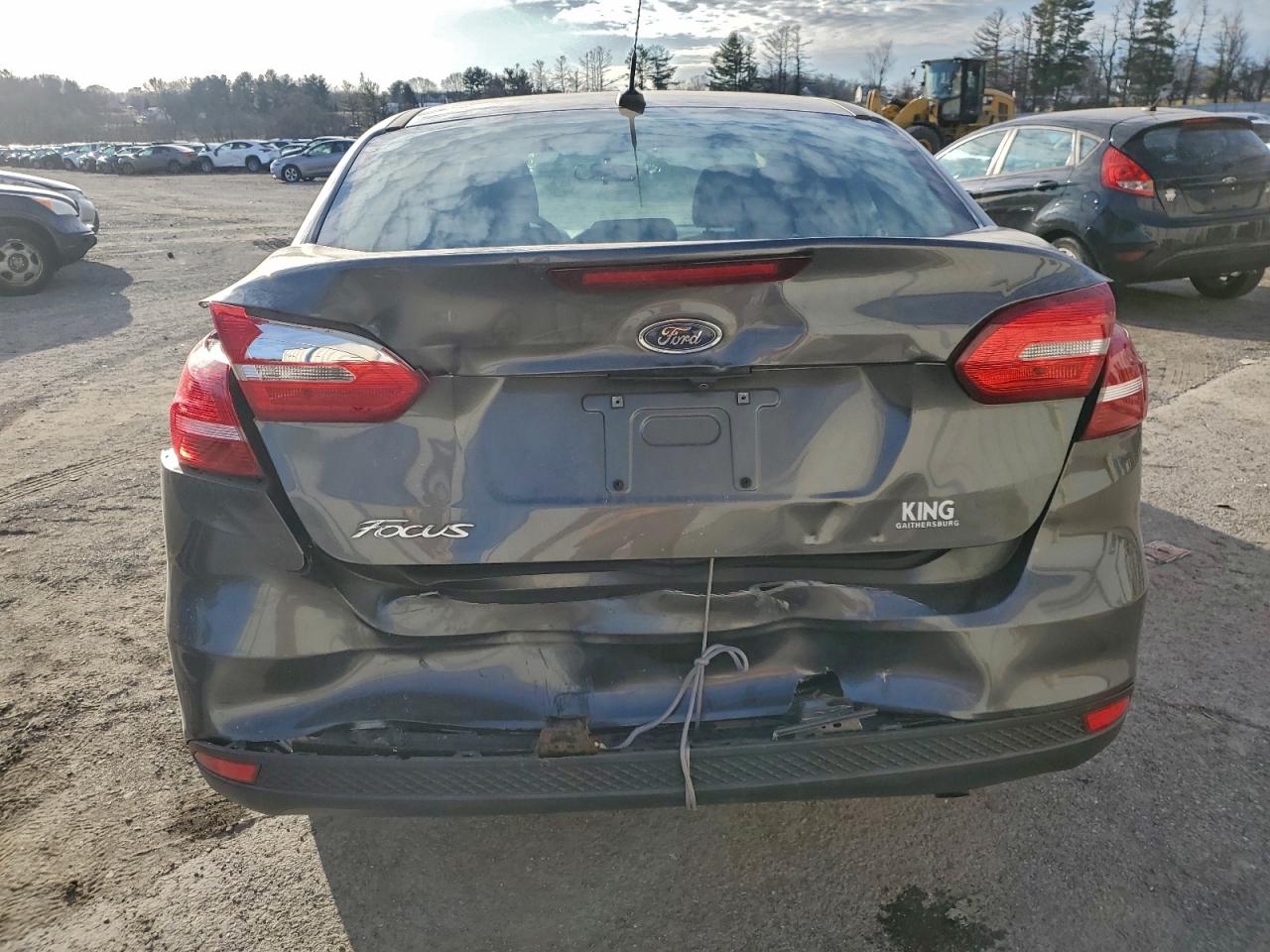 Ford Focus S Image 8