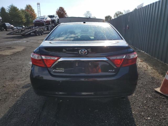 Toyota Camry Le Image 9