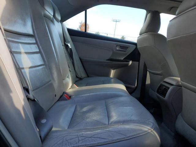 Toyota Camry Le Image 8