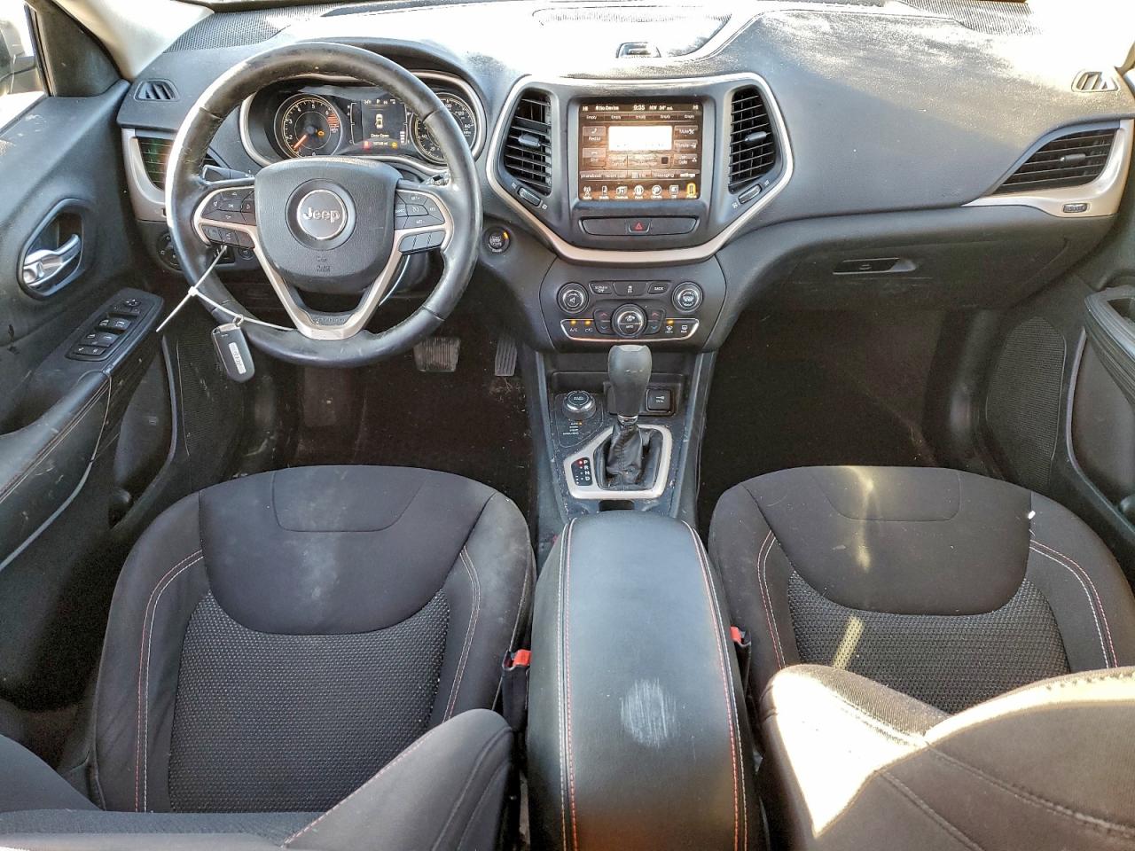 Jeep Grand Cherokee Latitude Image 3