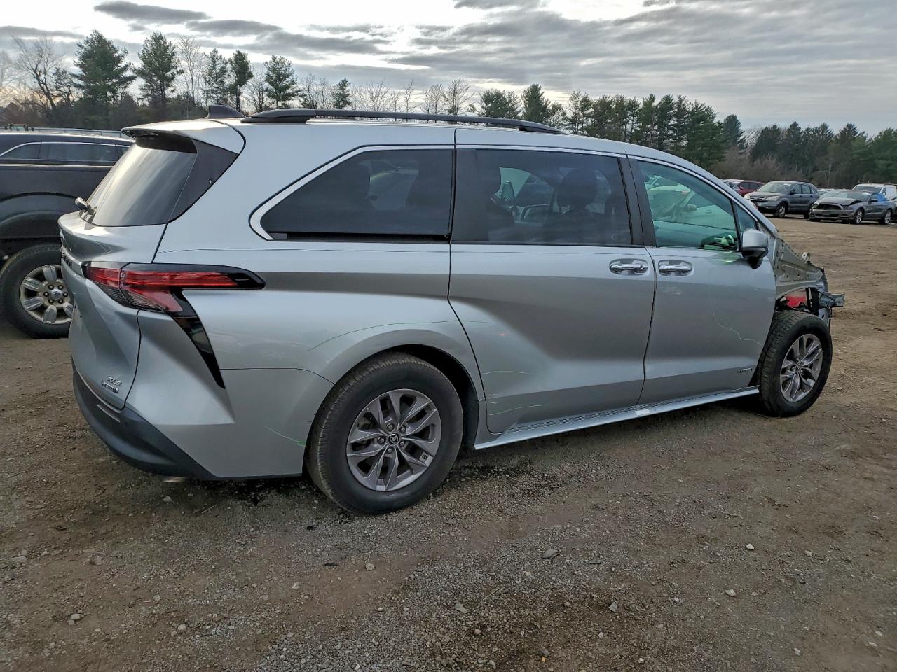Toyota Sienna Xle Image 4