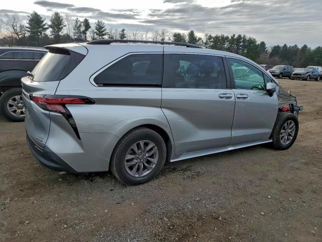 Toyota Sienna Xle Image 4