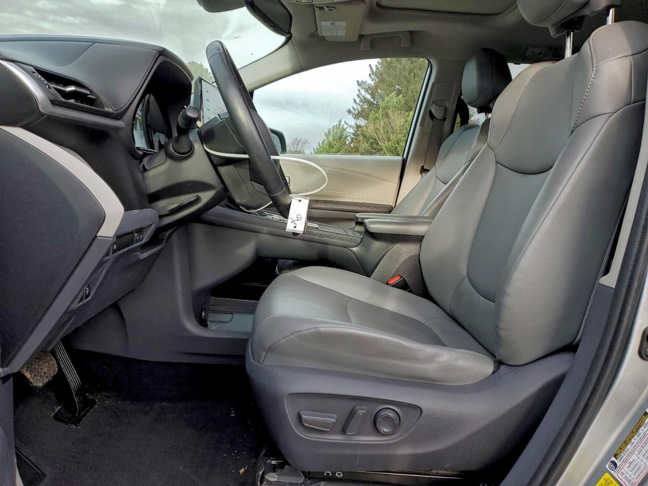 Toyota Sienna Xle Image 9