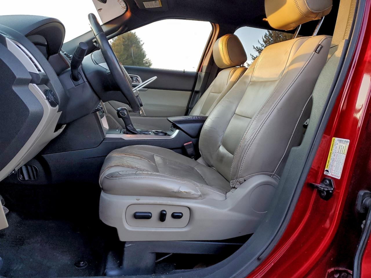 Ford Explorer Xlt Image 11