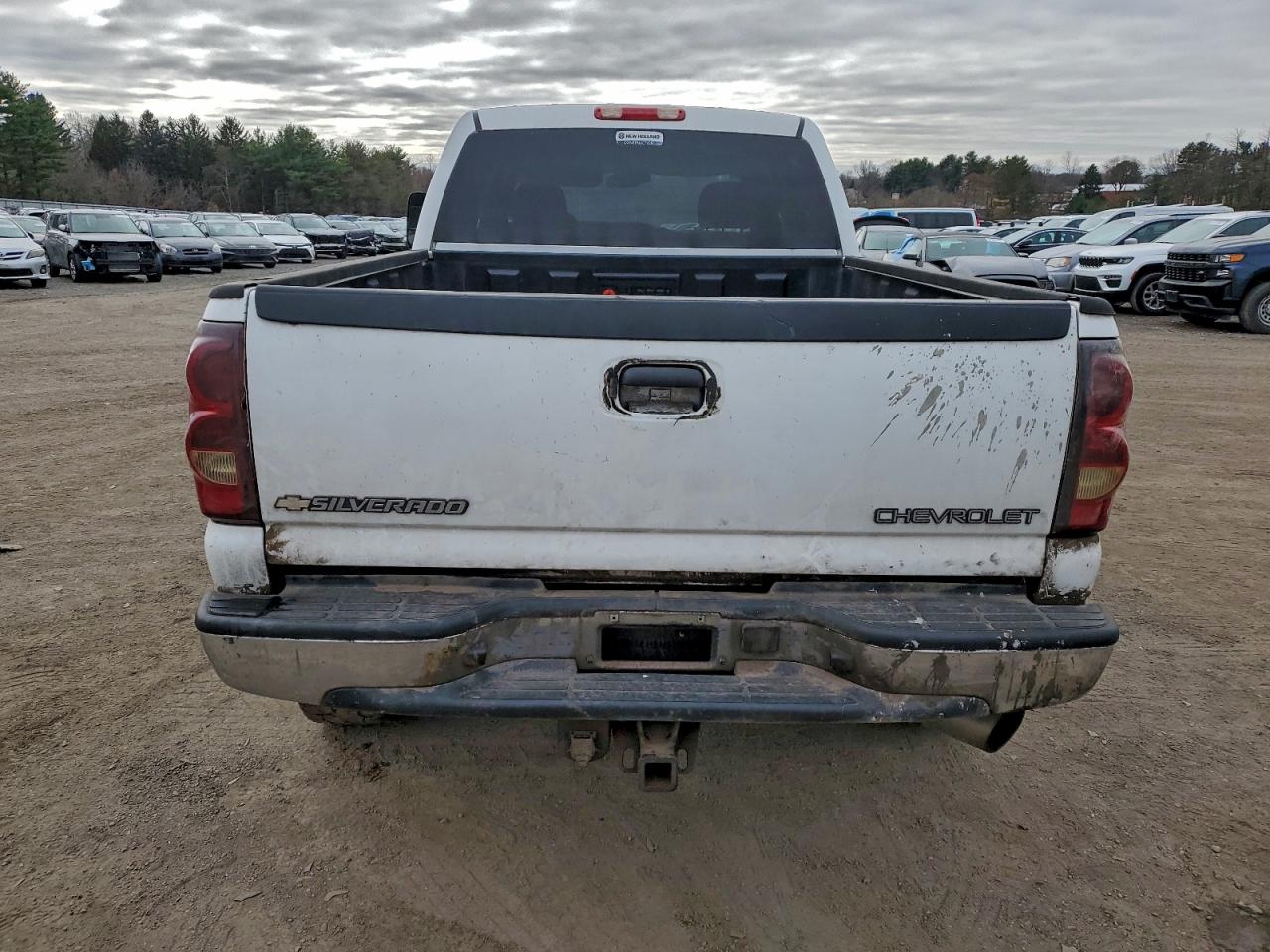 Chevrolet Silverado K2500 Heavy Duty Image 8